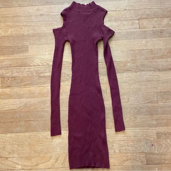Planet Gold Burgundy Plum Mock Neck Cold Shoulder Fitted Dress Size Small S B16 - Picture 2 of 4